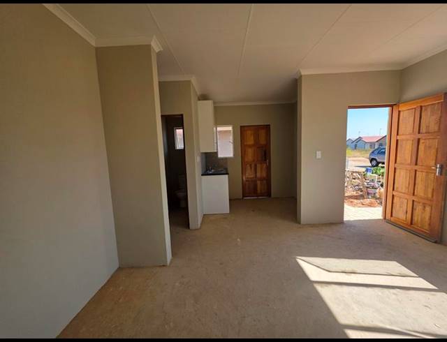 2 BEDROOM HOUSE FOR SALE IN BUHLE PARK